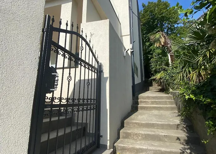 Apartment Panorama Delux *